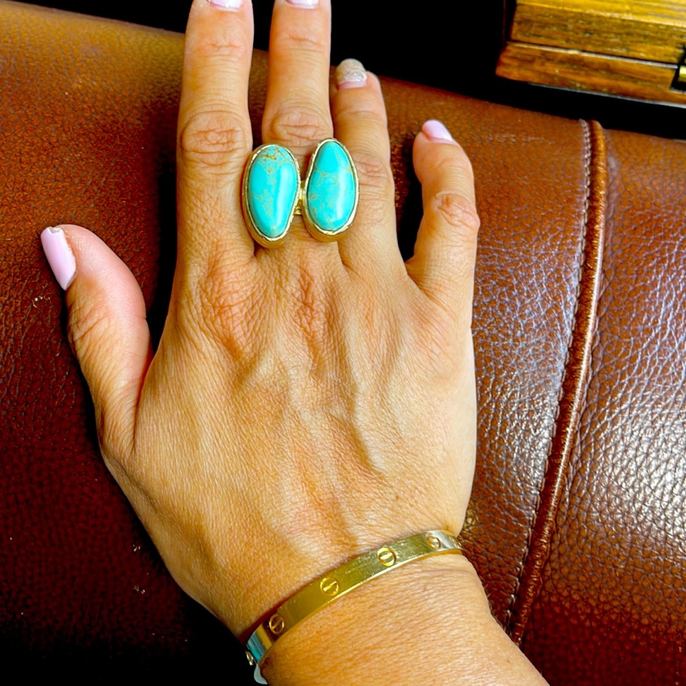 Beautiful turquoise ring!